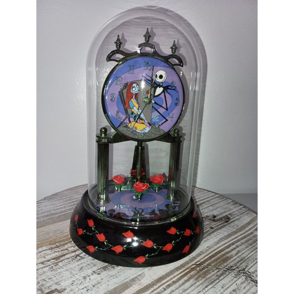 Nightmare Before Christmas, Pendulum Mantle Clock Glass Dome (Pre-Owned)